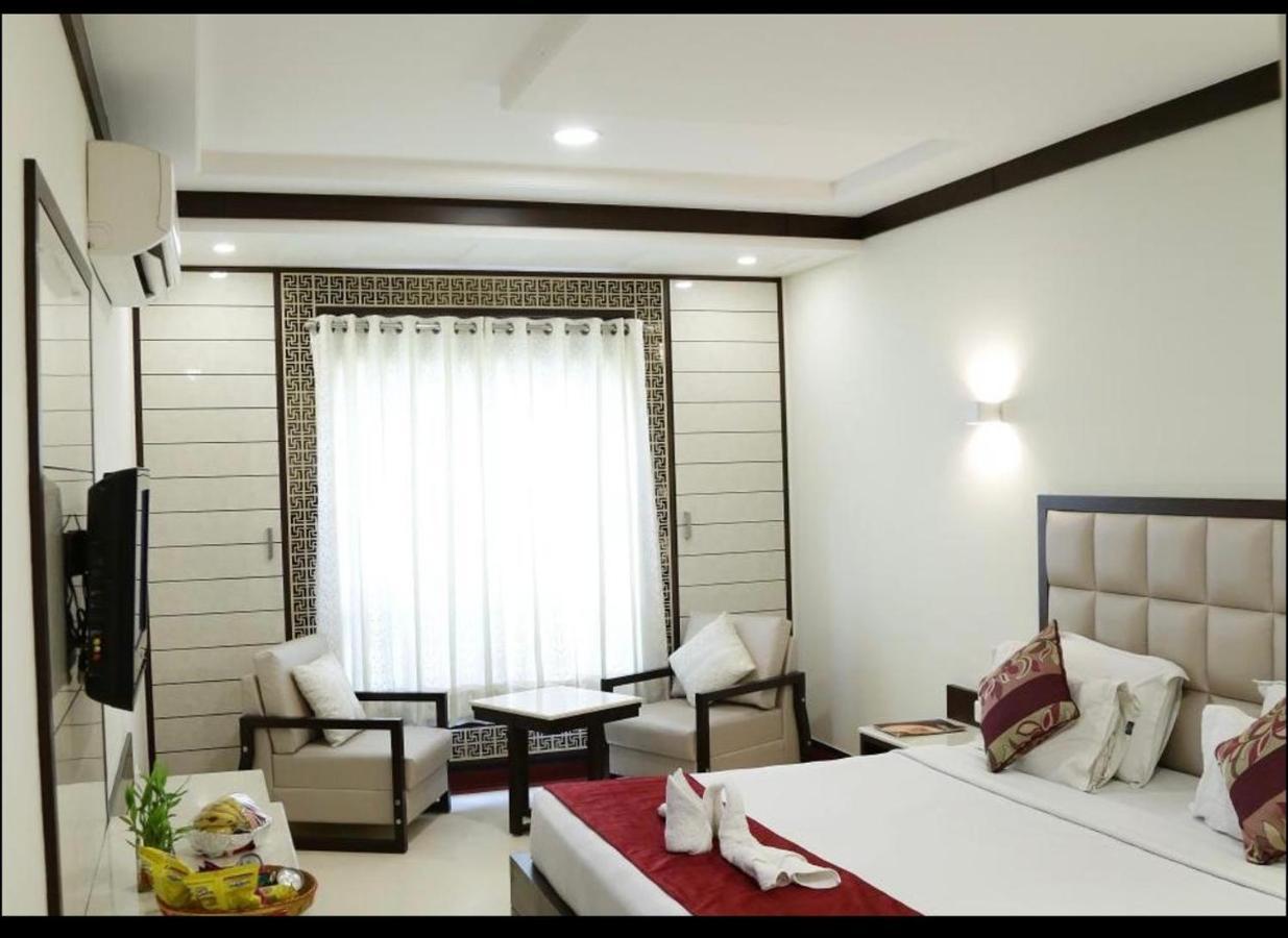 Hotel Bhoomivilas Agra  Εξωτερικό φωτογραφία